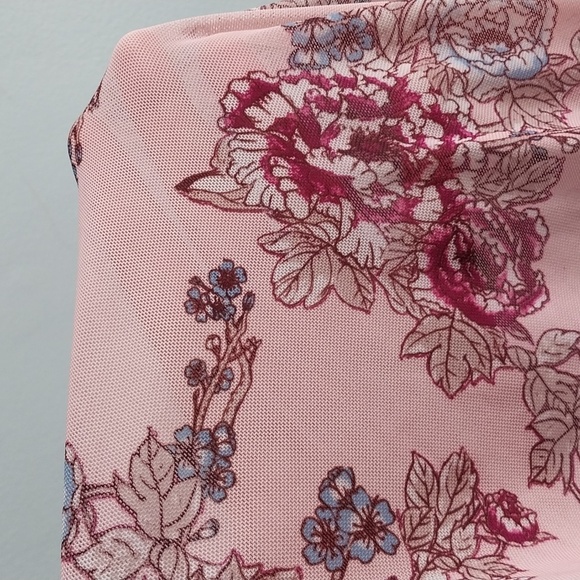 NO BOUNDARIES Women's Polar Pink Floral Summer Sheer Top - Picture 7 of 7